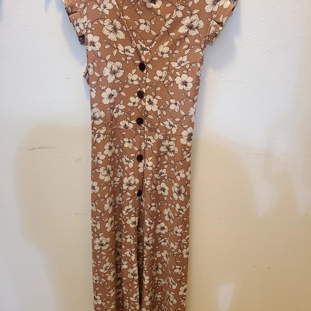 Elegant Floral Button-Down Maxi Dress